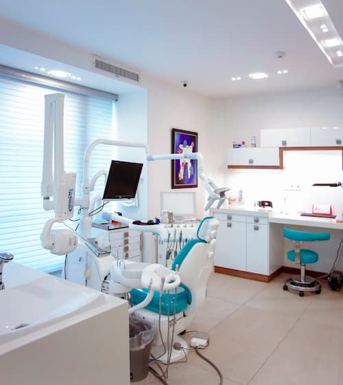 VetBro's founders Dr. Arjun and Dr. Priya with a dog patient in Jaipur